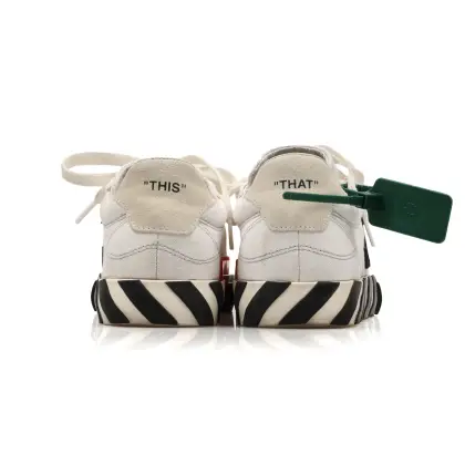OFF WHITE 