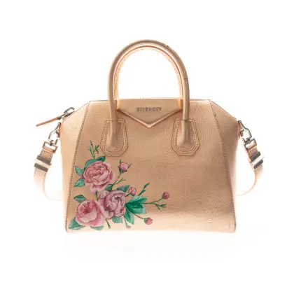 GIVENCHY 