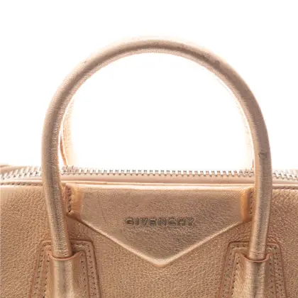 GIVENCHY 