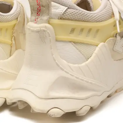 OFF WHITE 