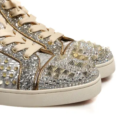 LOUBOUTIN 