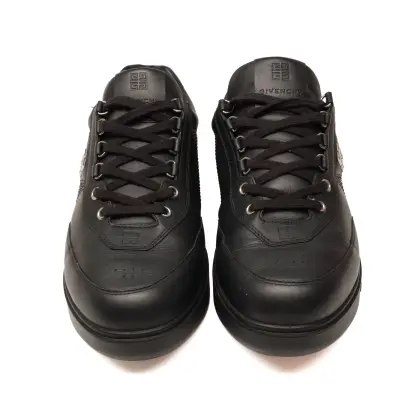 GIVENCHY 