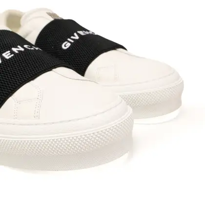 GIVENCHY 
