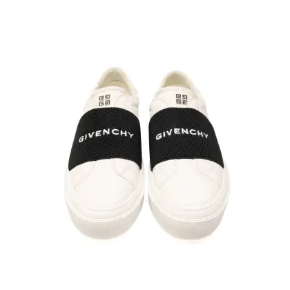 GIVENCHY 
