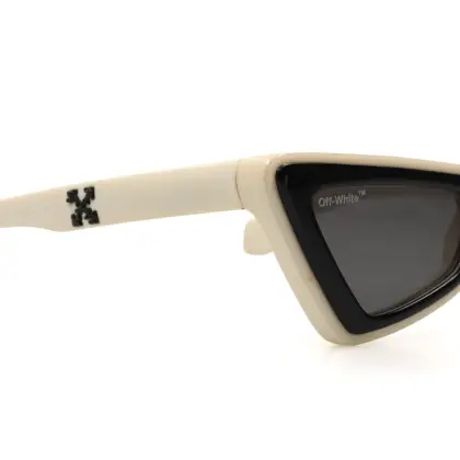 OFF WHITE 