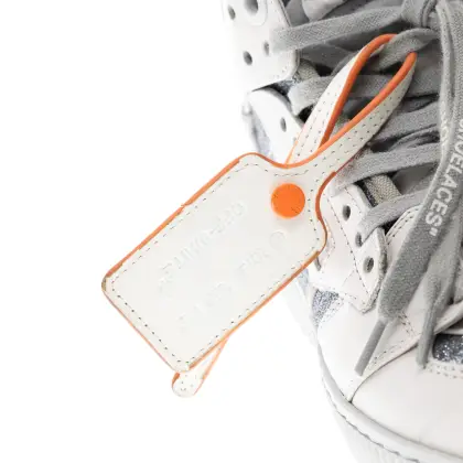 OFF WHITE 