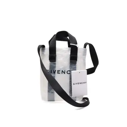 GIVENCHY 