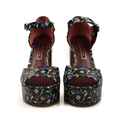 MARC JACOBS 