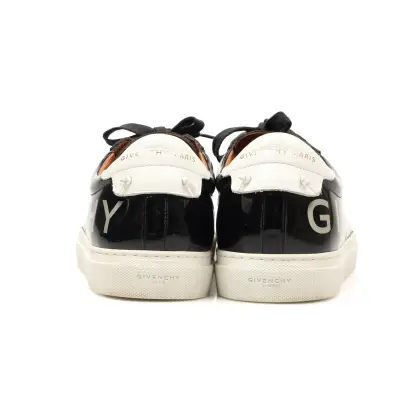 GIVENCHY 