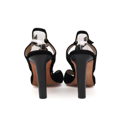MANOLO BLAHNIK 
