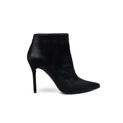 STUART WEITZMAN 