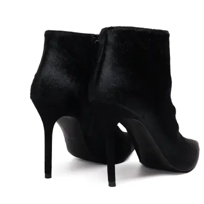 STUART WEITZMAN 