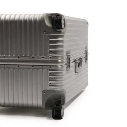 RIMOWA 