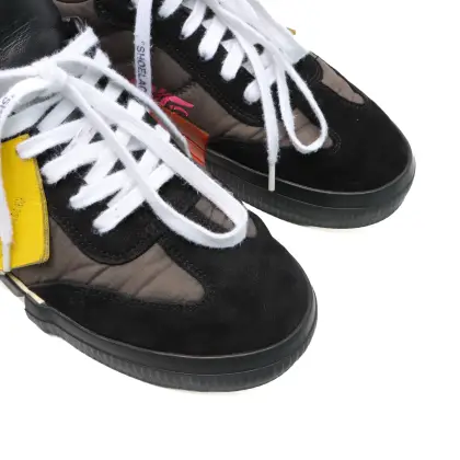 OFF WHITE 