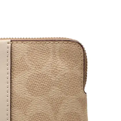 COACH 