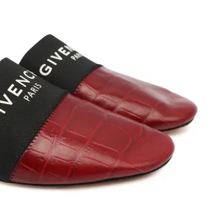 GIVENCHY 
