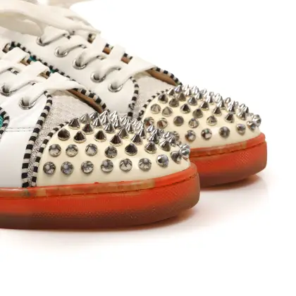 LOUBOUTIN 