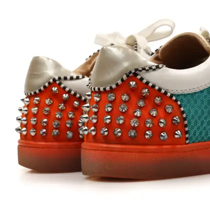 LOUBOUTIN 