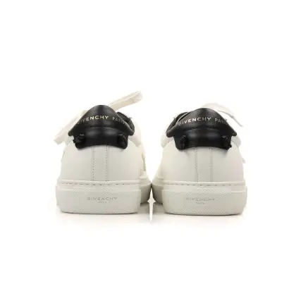 GIVENCHY 