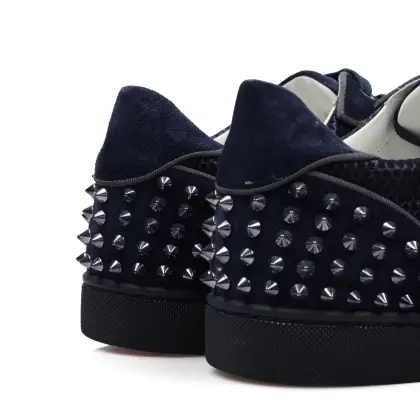 LOUBOUTIN 