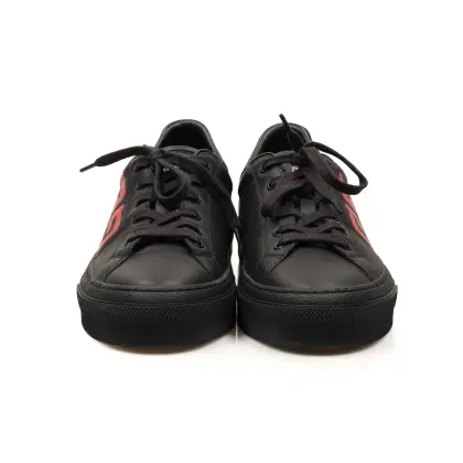 GIVENCHY 