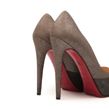 LOUBOUTIN 
