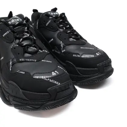 BALENCIAGA TRIPLE S