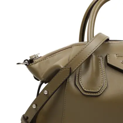 GIVENCHY 