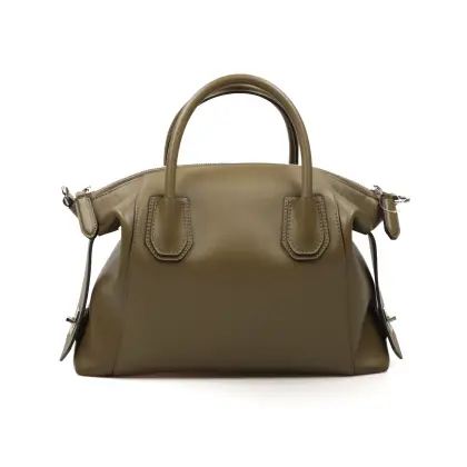 GIVENCHY 