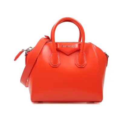 GIVENCHY 