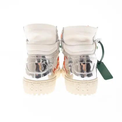 OFF WHITE 