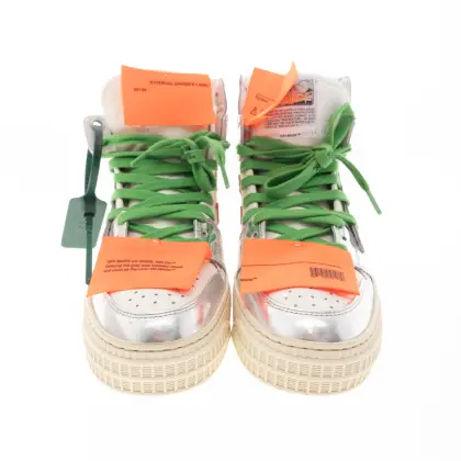 OFF WHITE 