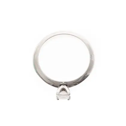 TIFFANY & CO ANILLO DE COMPROMISO SOLITARIO EN PLATINO CON UN DIAMANTE CENTRAL .31 CARAT CON CERTIFICADO.