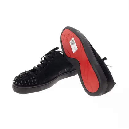 LOUBOUTIN 