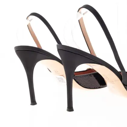CAROLINA HERRERA 