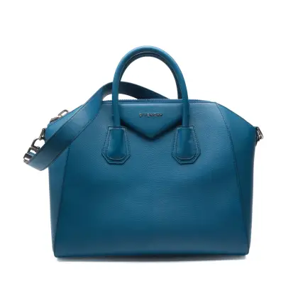 GIVENCHY 