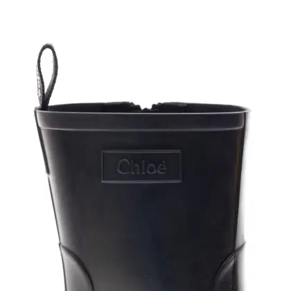 CHLOE 