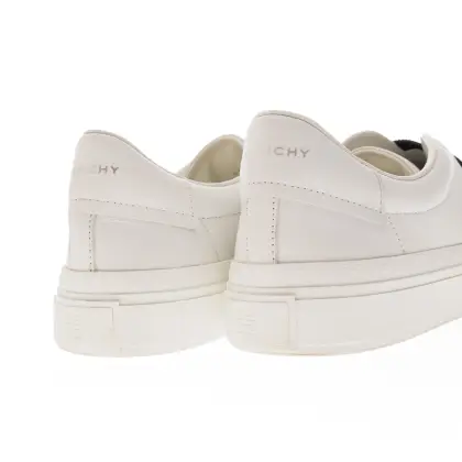 GIVENCHY 