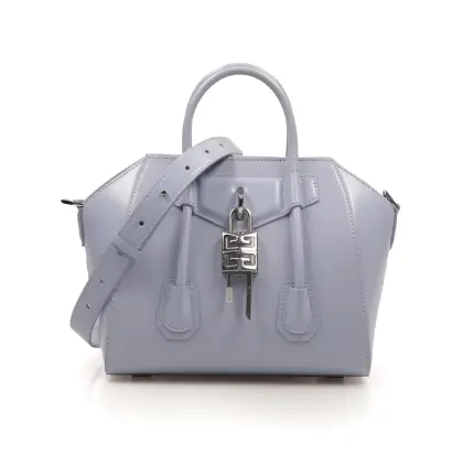 GIVENCHY 