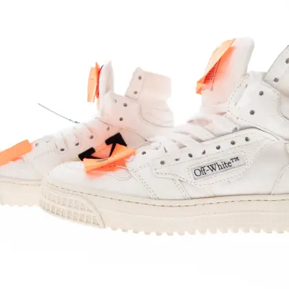 OFF WHITE 
