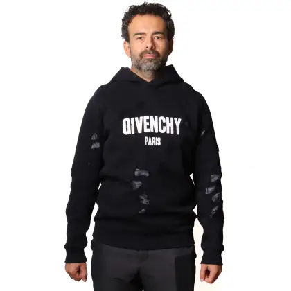 GIVENCHY 