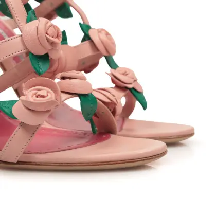 MANOLO BLAHNIK 