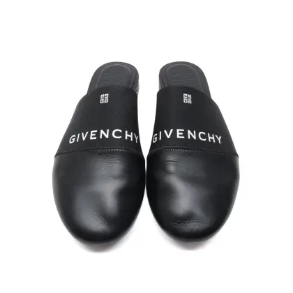 GIVENCHY 