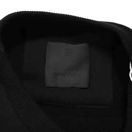 GIVENCHY 