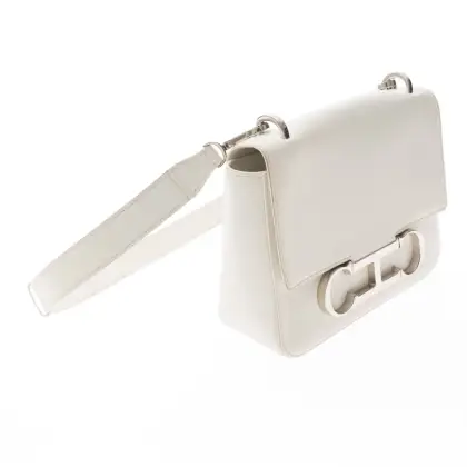 CAROLINA HERRERA 