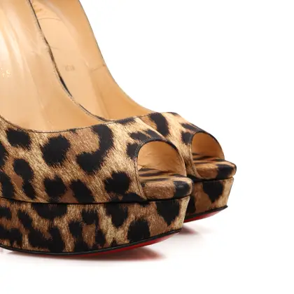 LOUBOUTIN 