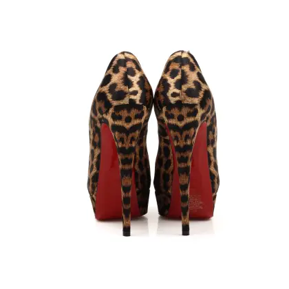 LOUBOUTIN 