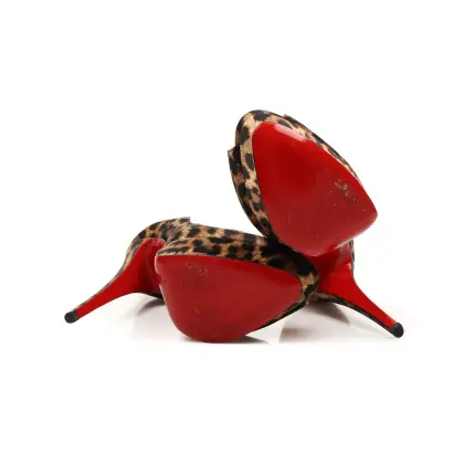 LOUBOUTIN 