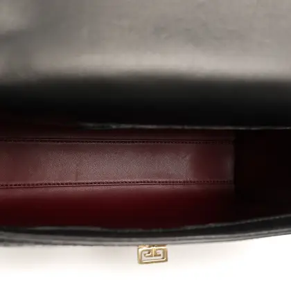 GIVENCHY 