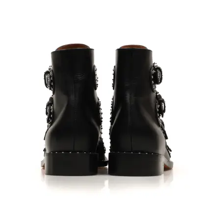 GIVENCHY 
